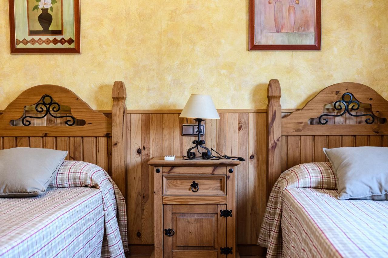 Complejo Rural Sol De Taberno Guest House ภายนอก รูปภาพ