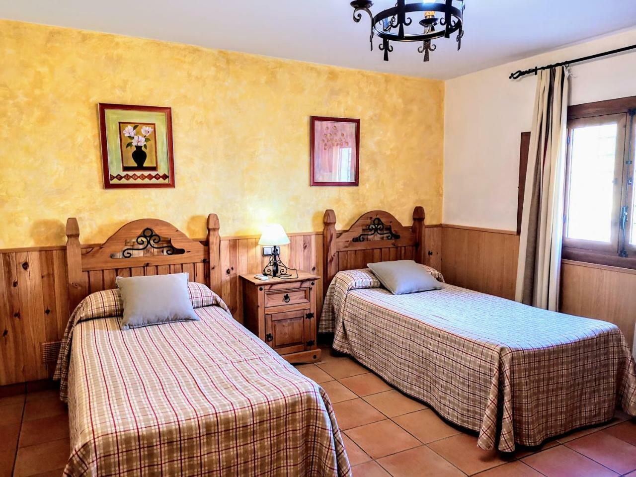 Complejo Rural Sol De Taberno Guest House ภายนอก รูปภาพ